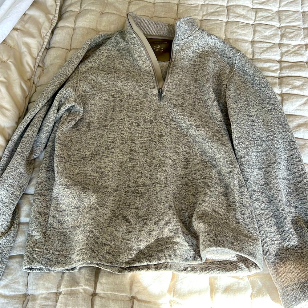 Van Heusen small classic fit